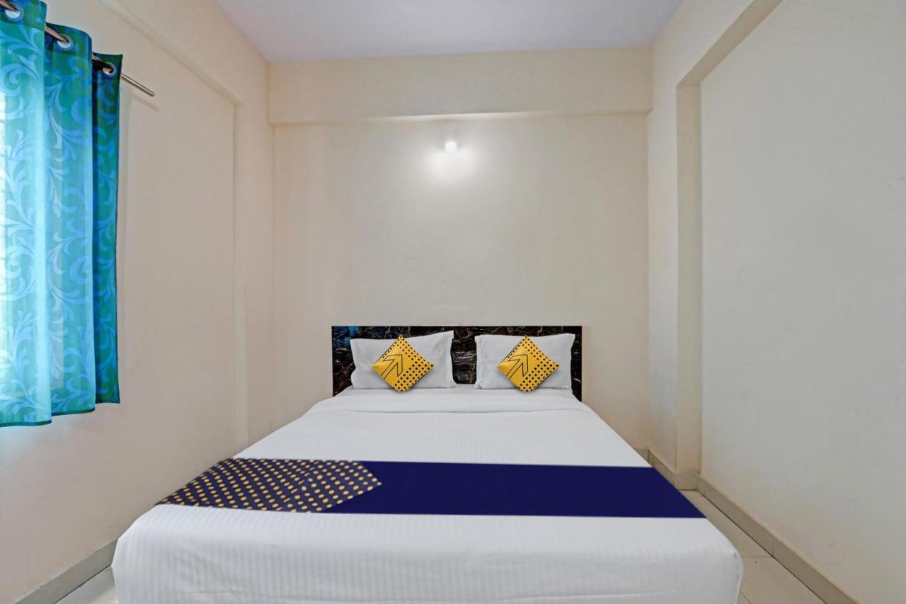 Oyo Hotel C P Residency マイソール エクステリア 写真