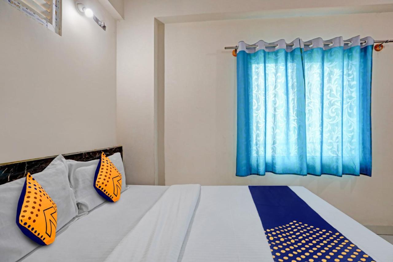 Oyo Hotel C P Residency マイソール エクステリア 写真